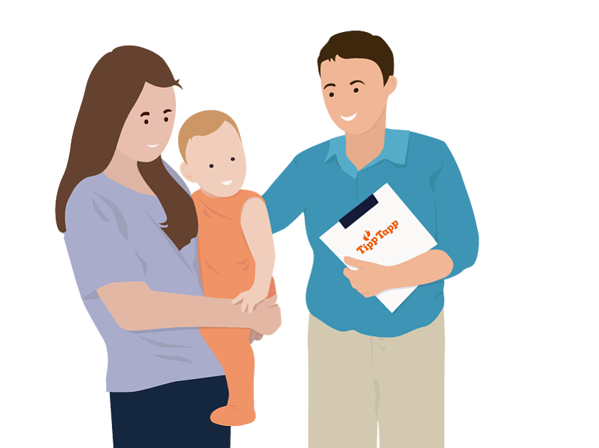 Frau mit Kind auf dem Arm und Gesundheitsfachkraft daneben